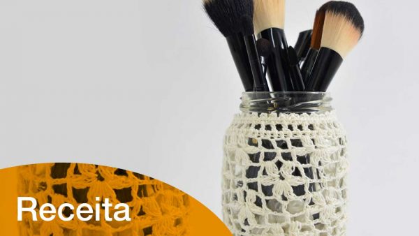 Enfeite de crochê para vidro
